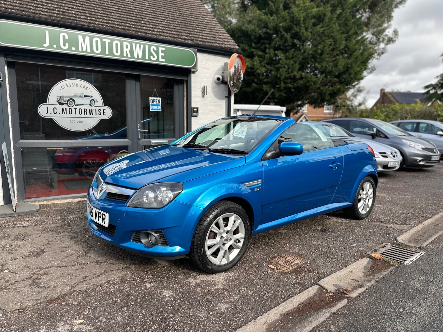 Used Vauxhall Tigra 2005 for sale - 76329656: Photo 9