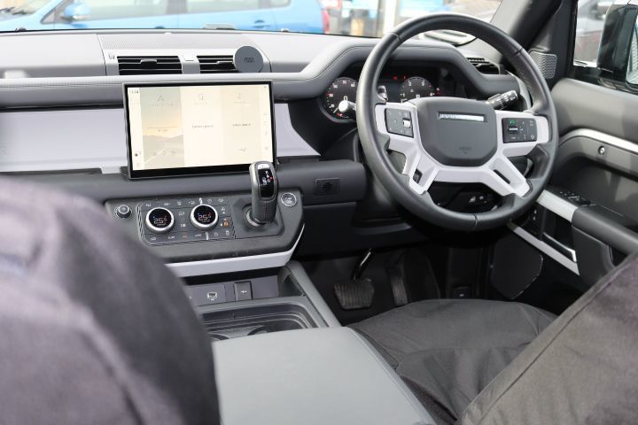 Used Land Rover Defender 2024 for sale - 77590214: Photo 29