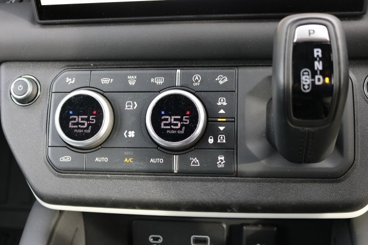 Used Land Rover Defender 2024 for sale - 77590214: Photo 40