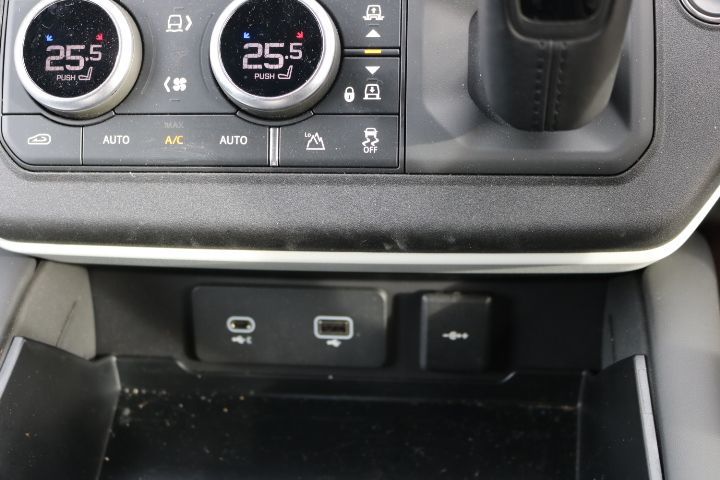 Used Land Rover Defender 2024 for sale - 77590214: Photo 41