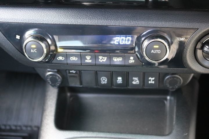 Used Toyota Hilux 2018 for sale - 76495678: Photo 25