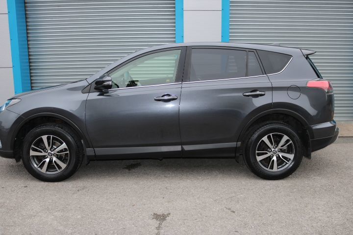 Used Toyota RAV4 2017 for sale - 76416367: Photo 12