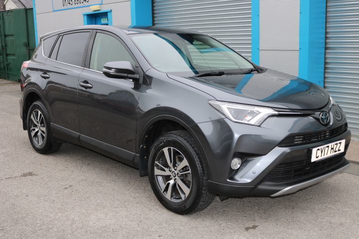 Used Toyota RAV4 2017 for sale - 76416367: Photo 3