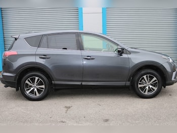 Used Toyota RAV4 2017 for sale - 76416367: Photo