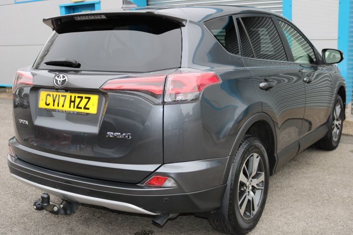 Used Toyota RAV4 2017 for sale - 76416367: Photo 6