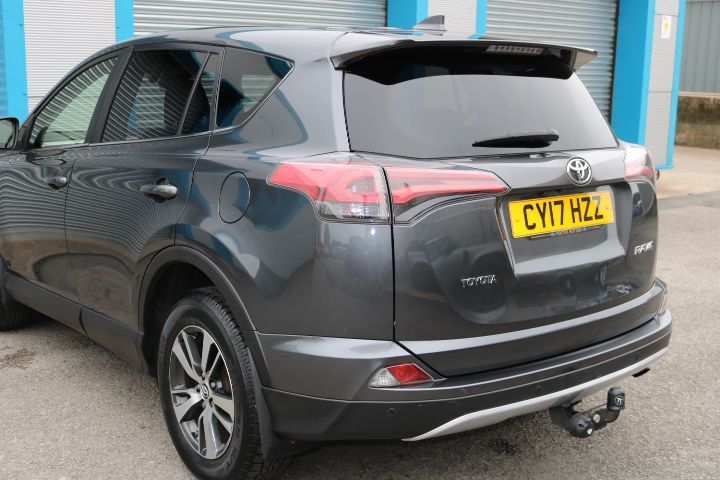Used Toyota RAV4 2017 for sale - 76416367: Photo 7
