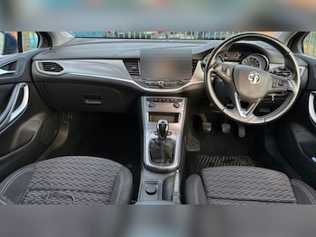 Used Vauxhall Astra 2018 for sale - 77595429: Photo
