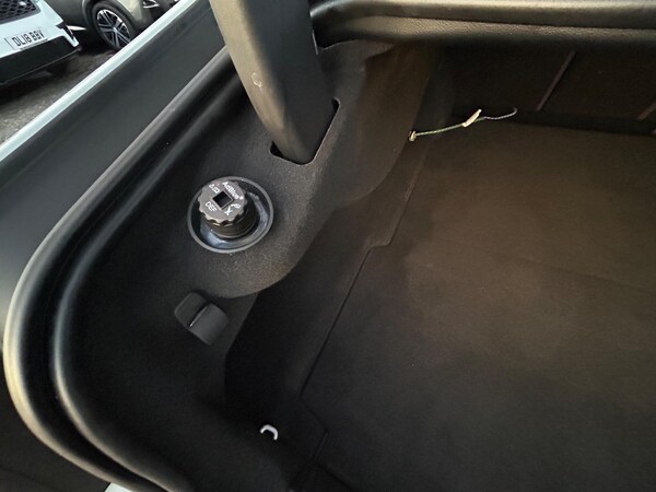 Used Jaguar XF 2016 for sale - 74993816: Photo 20