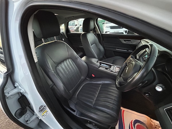 Used Jaguar XF 2016 for sale - 74993816: Photo 32