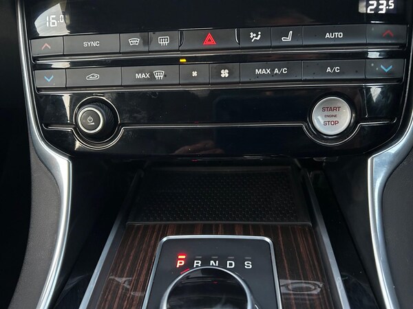 Used Jaguar XF 2016 for sale - 74993816: Photo 38