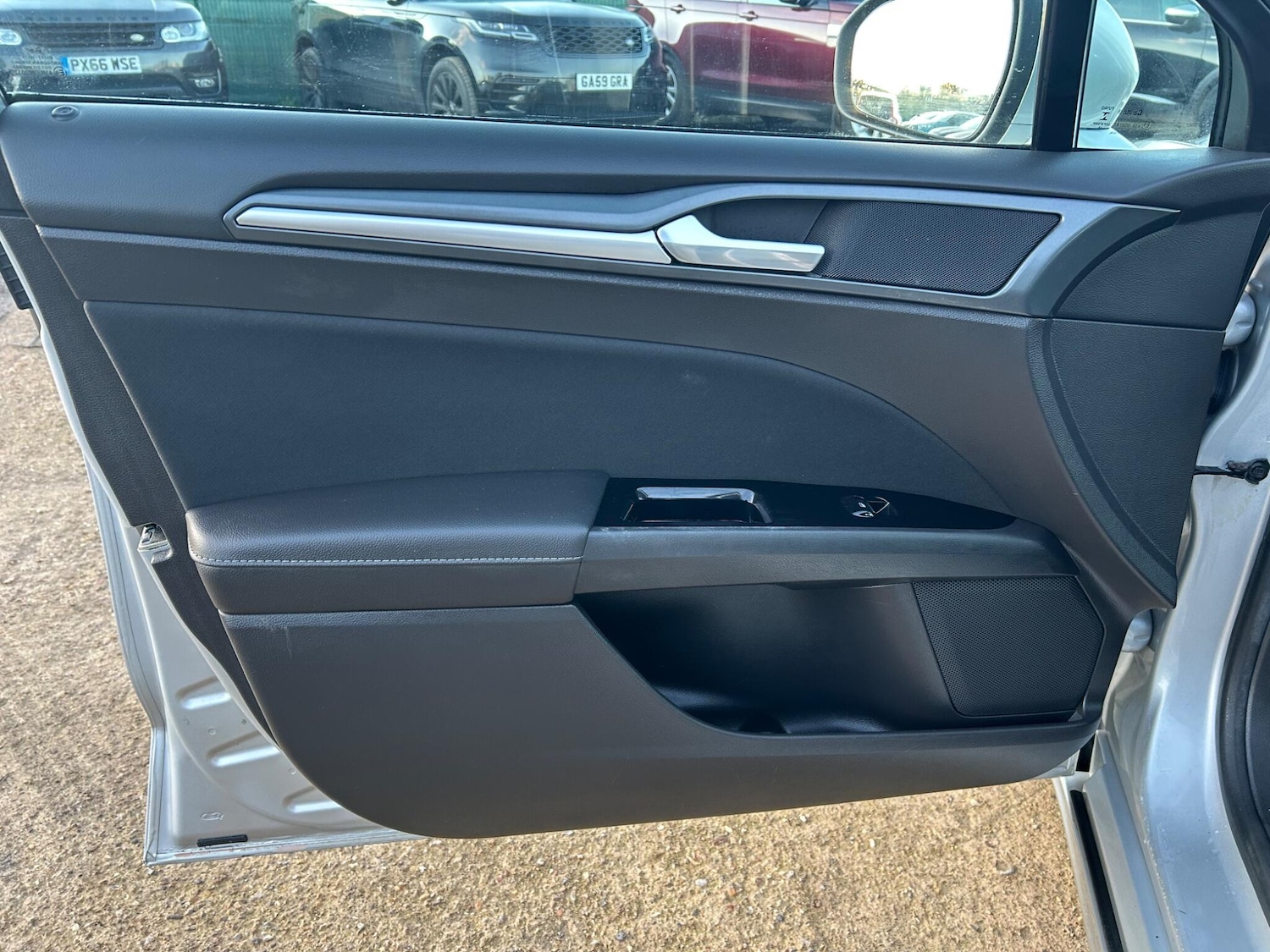 Used Ford Mondeo 2017 for sale - 76783330: Photo 37