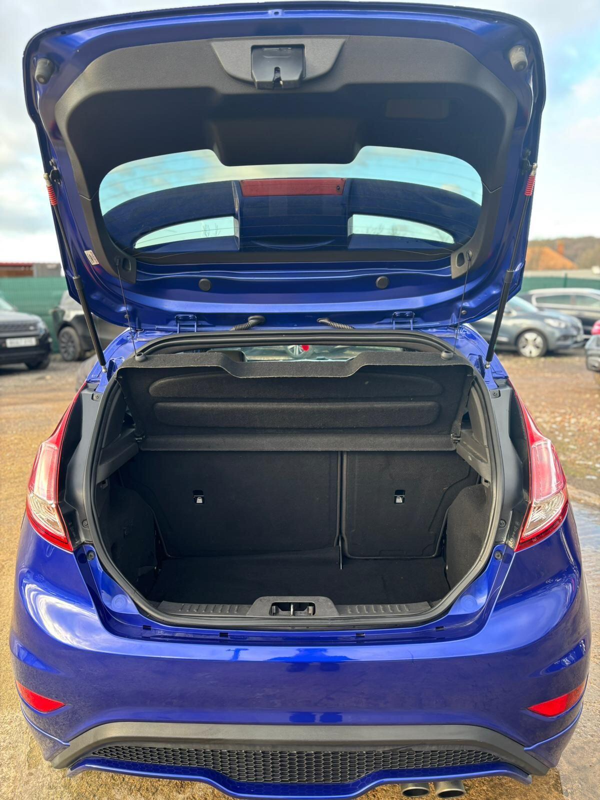 Used Ford Fiesta 2015 for sale - 77236217: Photo 15