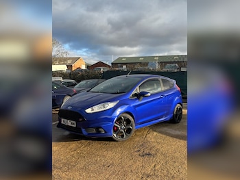 Used Ford Fiesta 2015 for sale - 77236217: Photo