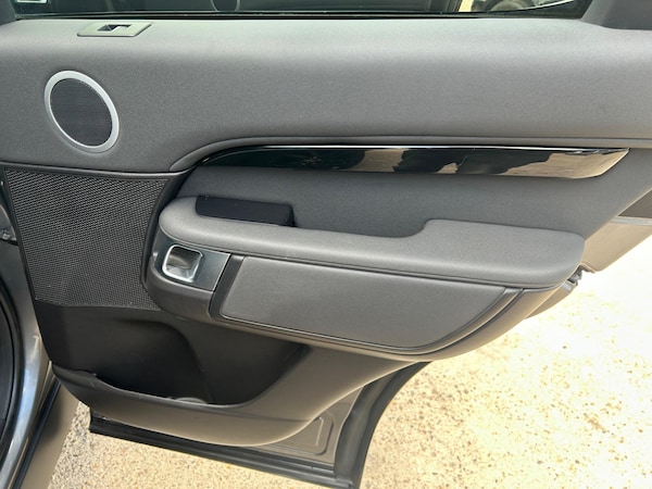Used Land Rover Discovery 2018 for sale - 75118697: Photo 30