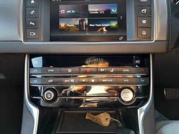 Used Jaguar XF 2016 for sale - 72082635: Photo 28