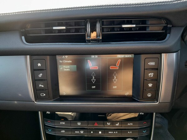 Used Jaguar XF 2016 for sale - 72082635: Photo 37