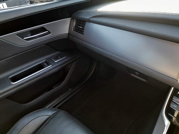 Used Jaguar XF 2016 for sale - 72082635: Photo 39