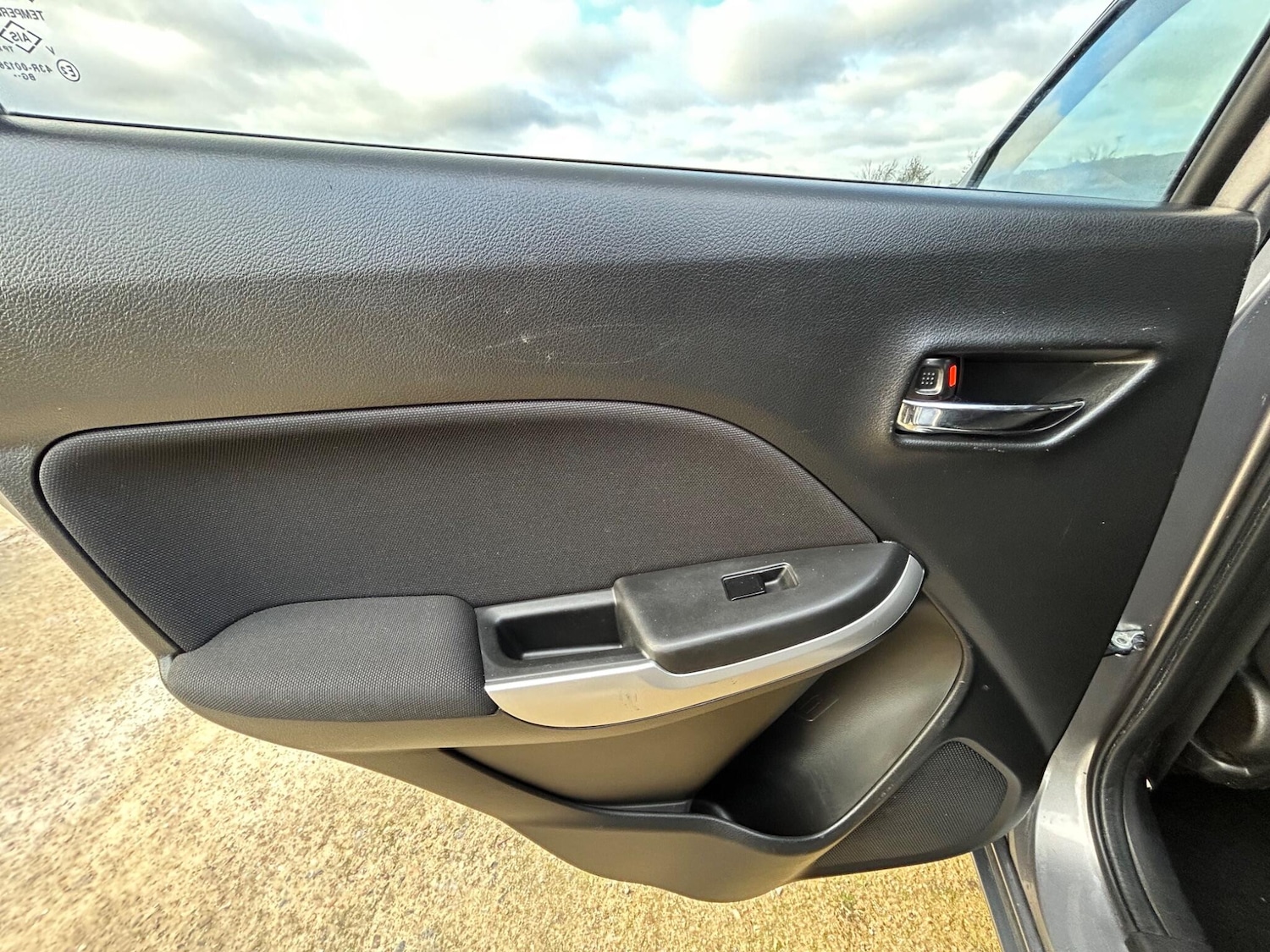 Used Suzuki Baleno 2017 for sale - 76798656: Photo 28