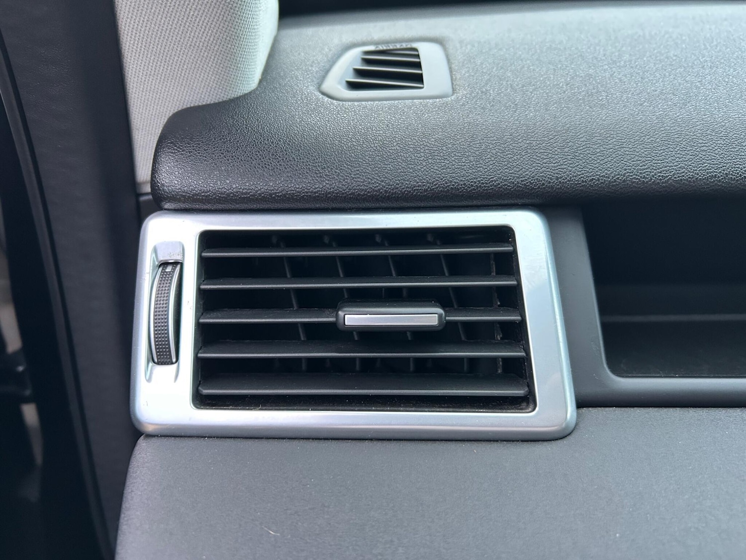 Used Land Rover Discovery Sport 2017 for sale - 76798651: Photo 27