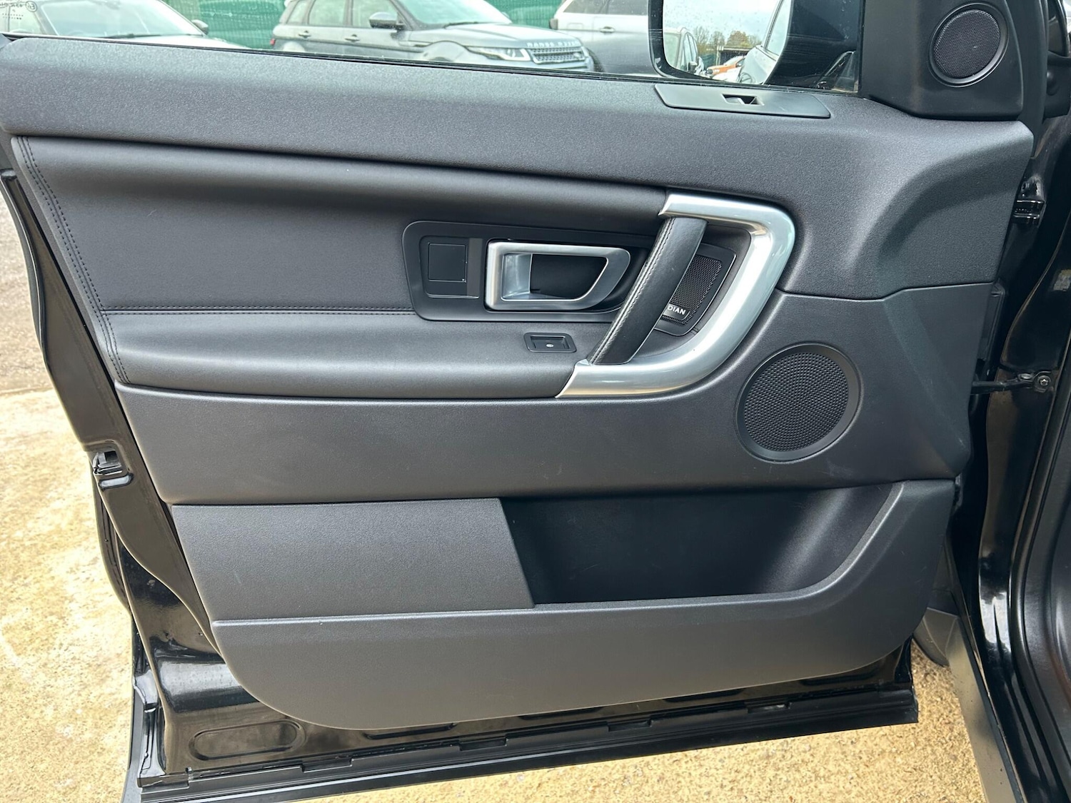 Used Land Rover Discovery Sport 2017 for sale - 76798651: Photo 30