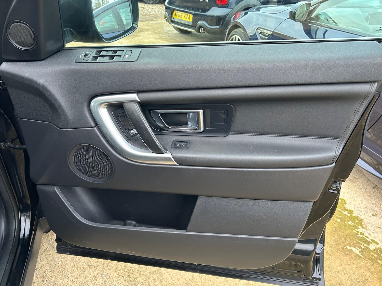 Used Land Rover Discovery Sport 2017 for sale - 76798651: Photo 31