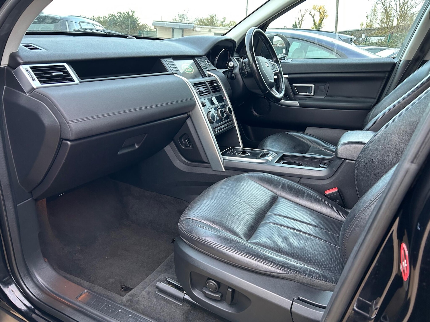 Used Land Rover Discovery Sport 2017 for sale - 76798651: Photo 4