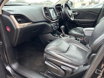 Used Jeep Cherokee 2015 for sale - 76436635: Photo