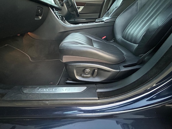 Used Jaguar XF 2016 for sale - 73853423: Photo 15