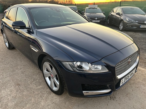 Used Jaguar XF 2016 for sale - 73853423: Photo 1
