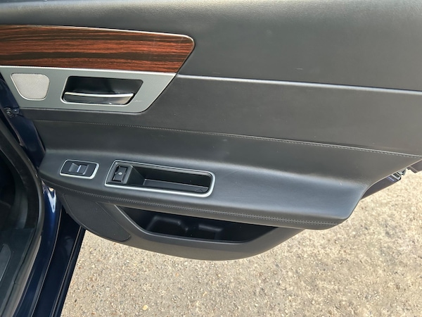 Used Jaguar XF 2016 for sale - 73853423: Photo 29