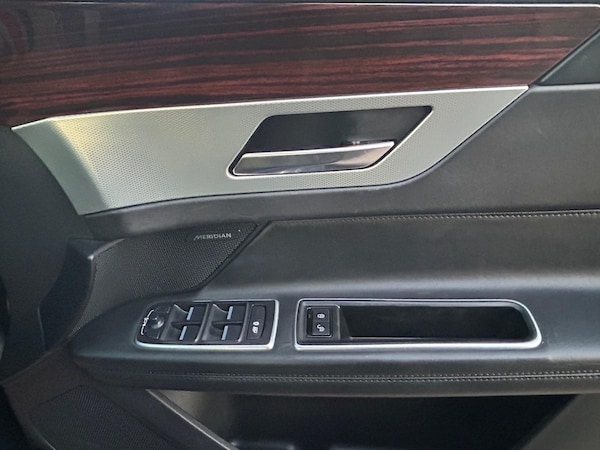 Used Jaguar XF 2016 for sale - 73853423: Photo 36