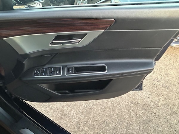 Used Jaguar XF 2016 for sale - 73853423: Photo 38
