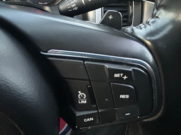 Used Jaguar XF 2016 for sale - 73853423: Photo 40