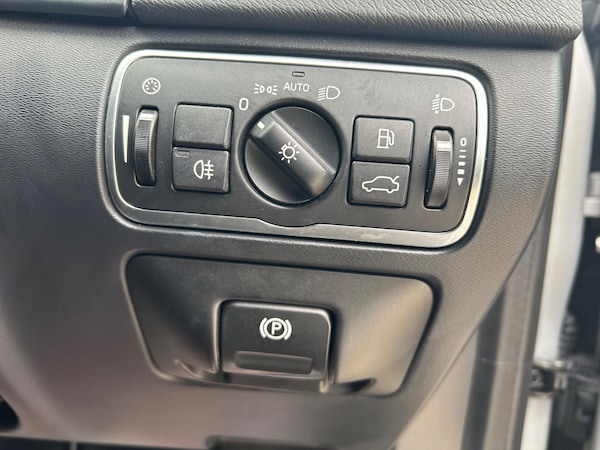 Used Volvo V60 2018 for sale - 75604668: Photo 15