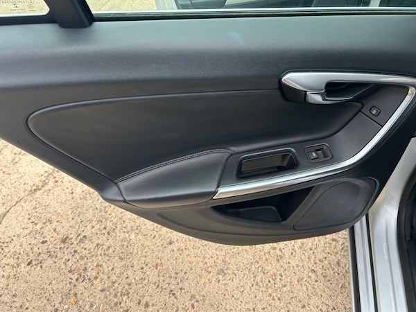 Used Volvo V60 2018 for sale - 75604668: Photo 36