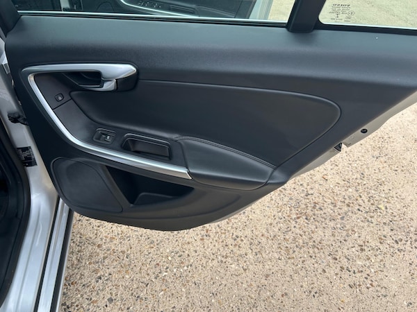Used Volvo V60 2018 for sale - 75604668: Photo 37