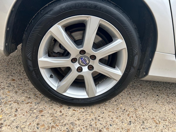 Used Volvo V60 2018 for sale - 75604668: Photo 42