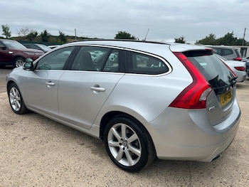 Used Volvo V60 2018 for sale - 75604668: Photo