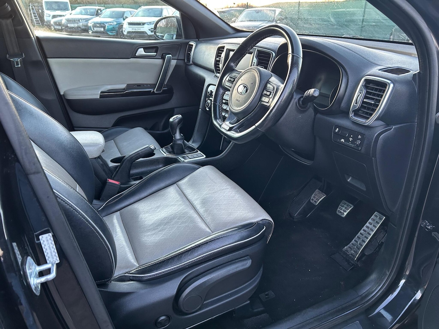 Used Kia Sportage 2017 for sale - 77033561: Photo 2