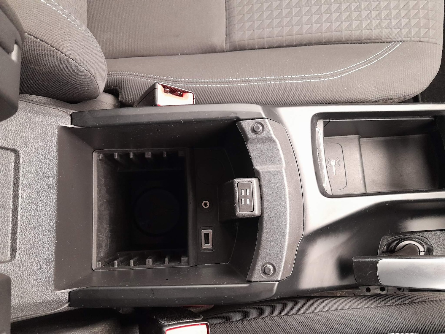 Used Ford C-Max 2016 for sale - 77026718: Photo 21