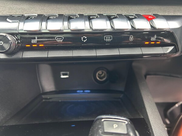 Used Peugeot 3008 2017 for sale - 74967425: Photo 24