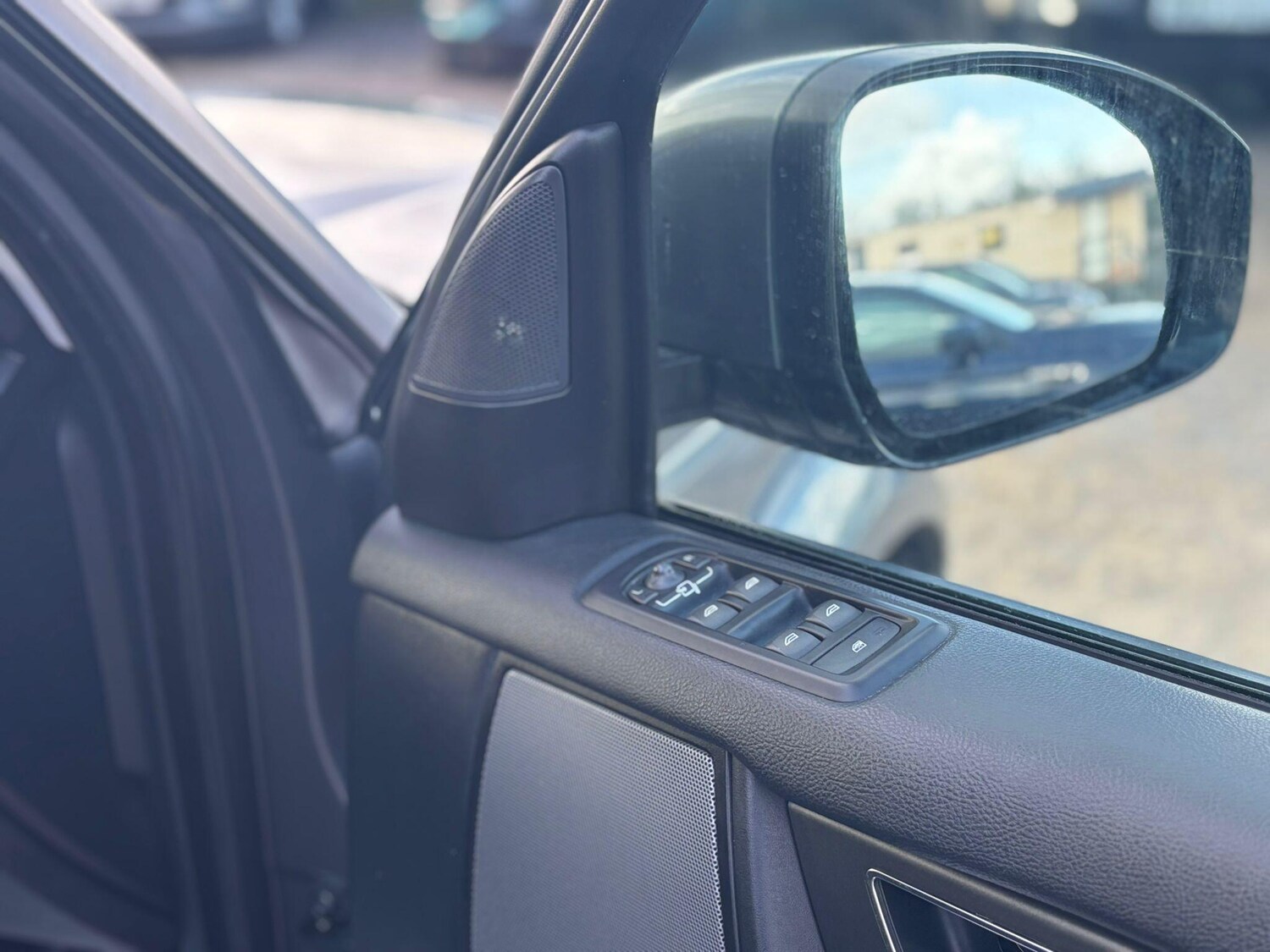 Used Land Rover Discovery 2015 for sale - 77382109: Photo 37