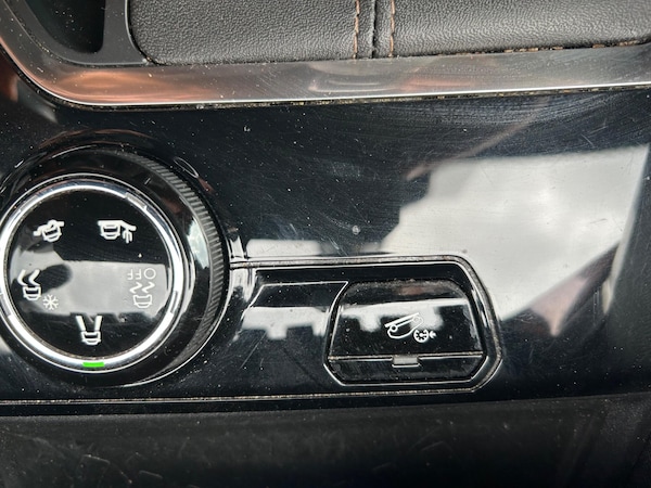 Used Peugeot 3008 2018 for sale - 75550023: Photo 37