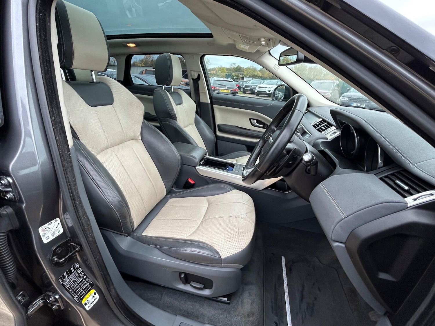 Used Land Rover Range Rover Evoque 2016 for sale - 76405805: Photo 6