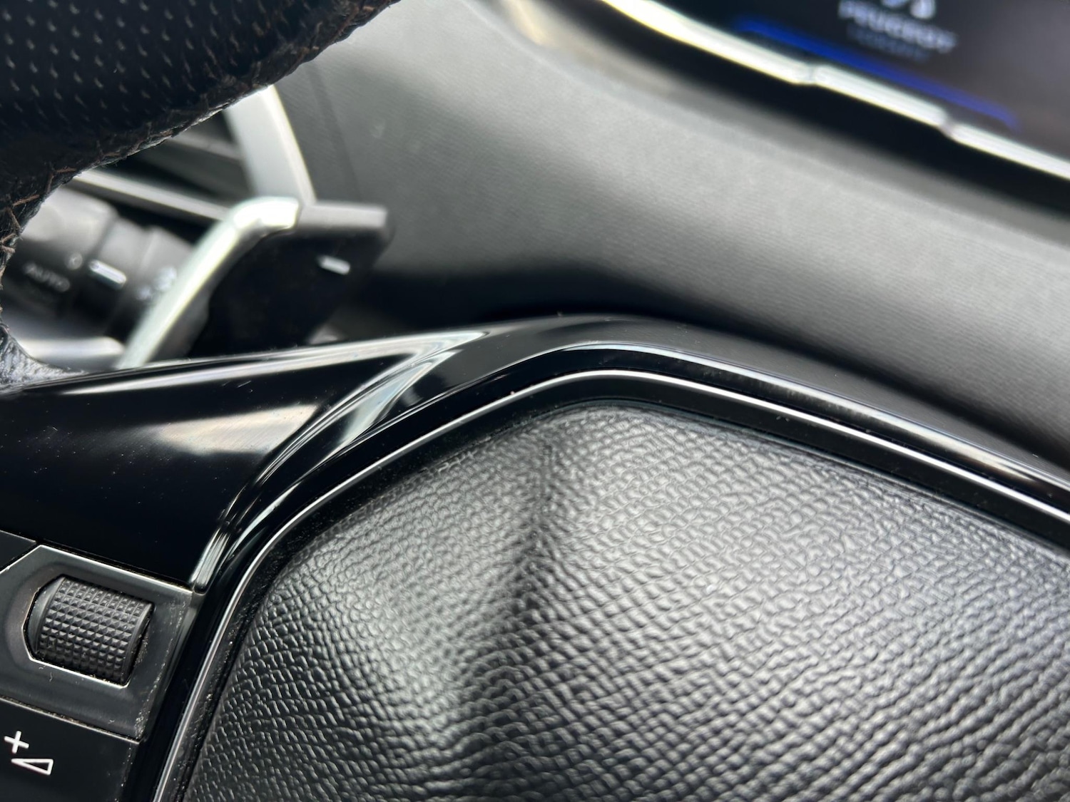 Used Peugeot 5008 2018 for sale - 77064380: Photo 31