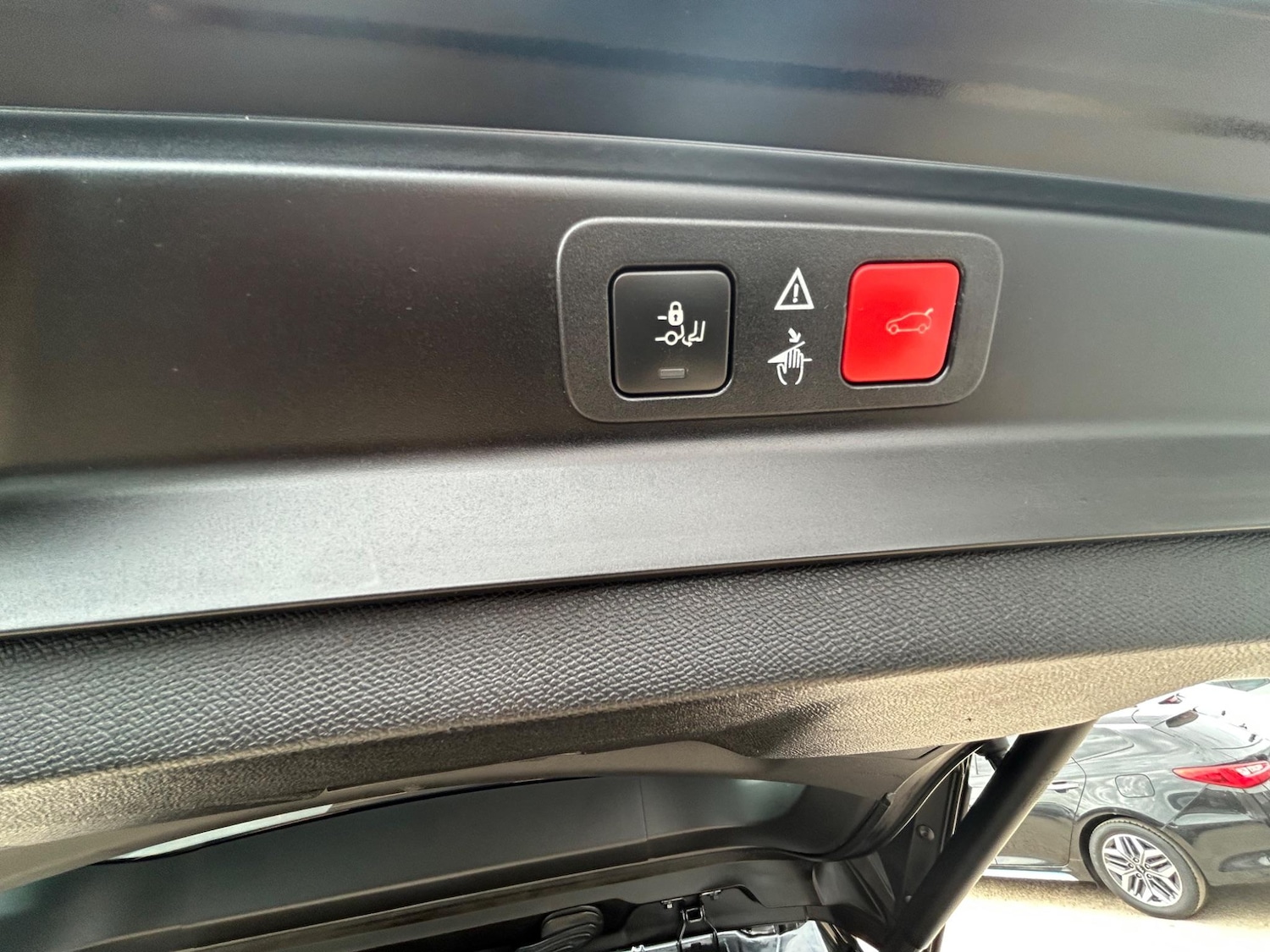 Used Peugeot 5008 2018 for sale - 77064380: Photo 41