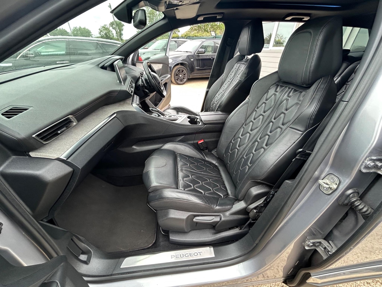 Used Peugeot 5008 2018 for sale - 77064380: Photo 8