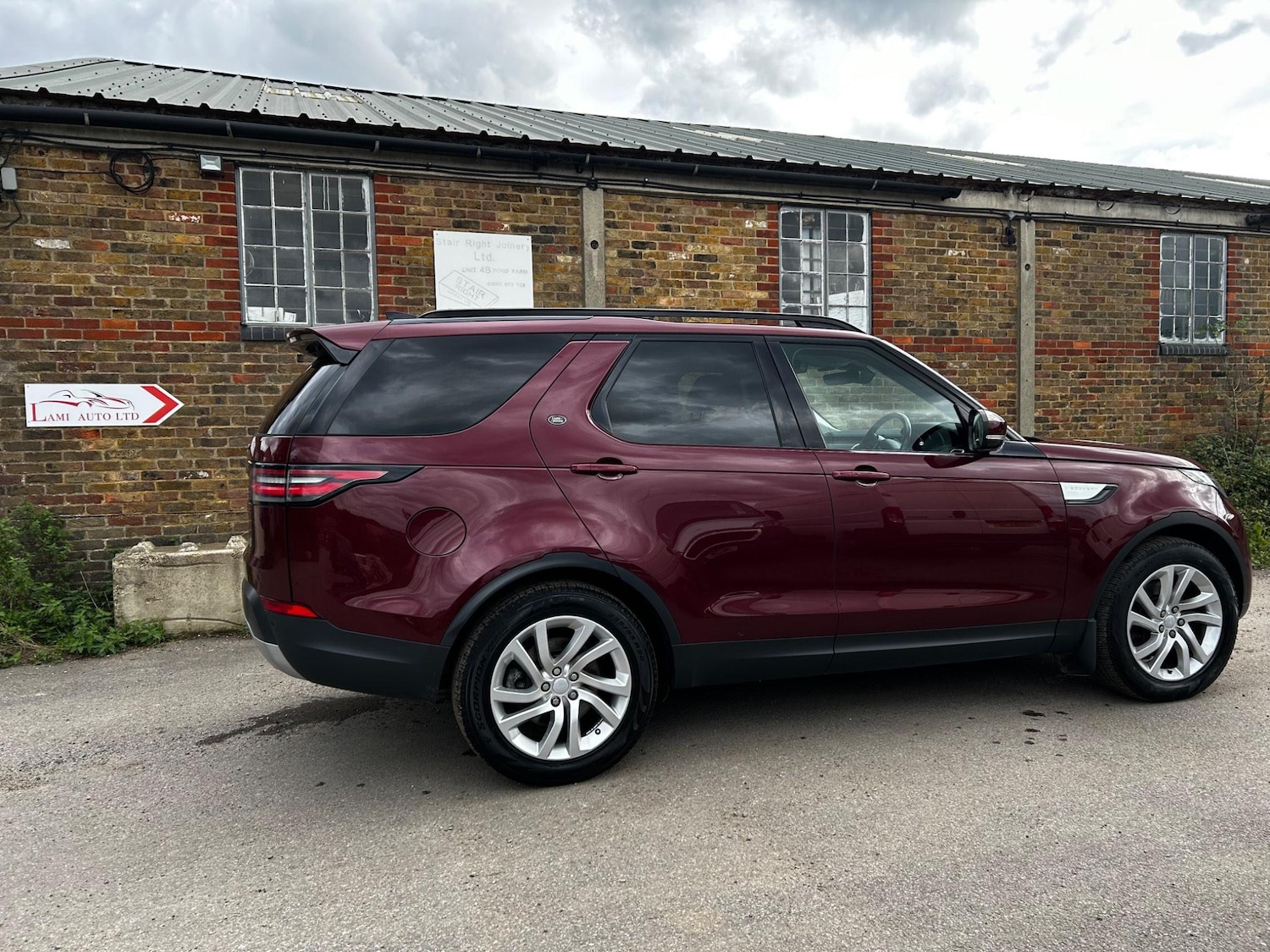 Used Land Rover Discovery 2017 for sale - 76798670: Photo 10