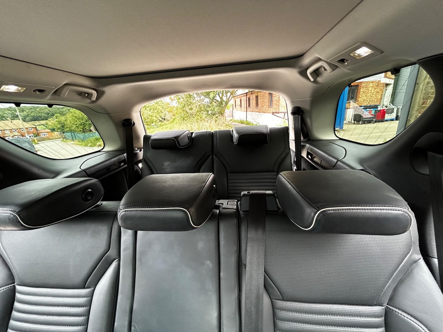 Used Land Rover Discovery 2017 for sale - 76798670: Photo 16