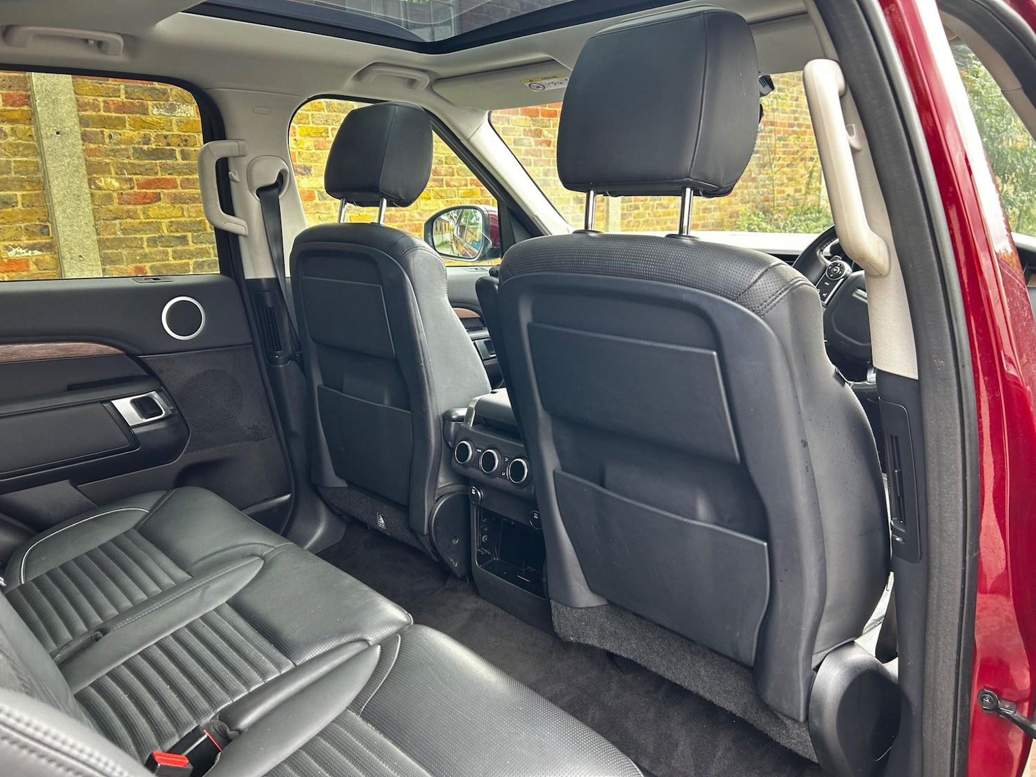 Used Land Rover Discovery 2017 for sale - 76798670: Photo 18